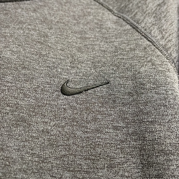Nike Therma fit Womens sweater Small - Picture 2 of 6
